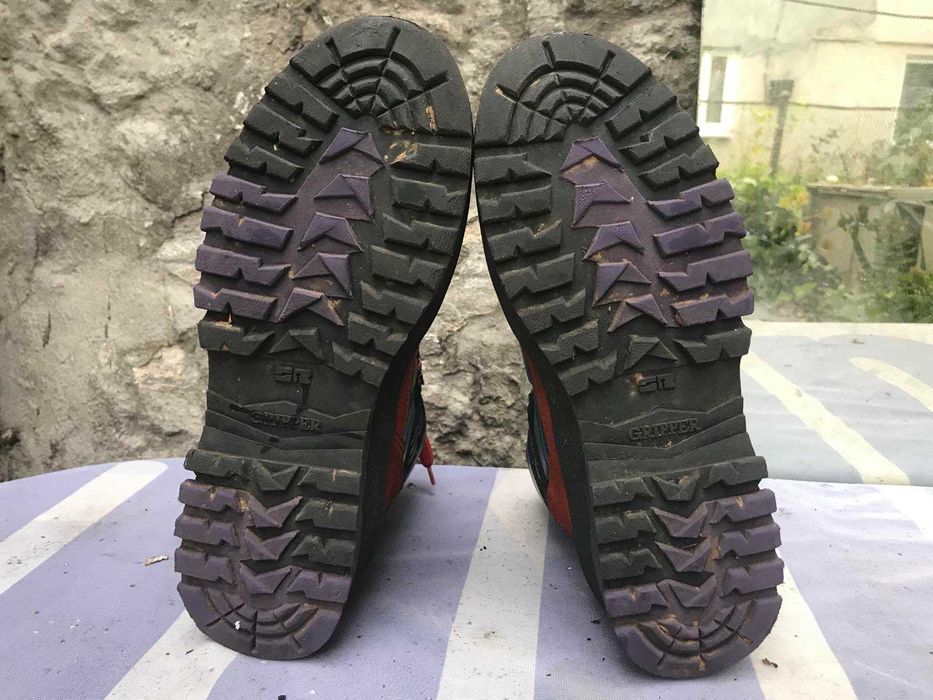 Трекінгові черевики GRIPPER Італія  розмір 41 по устілці 26.5см