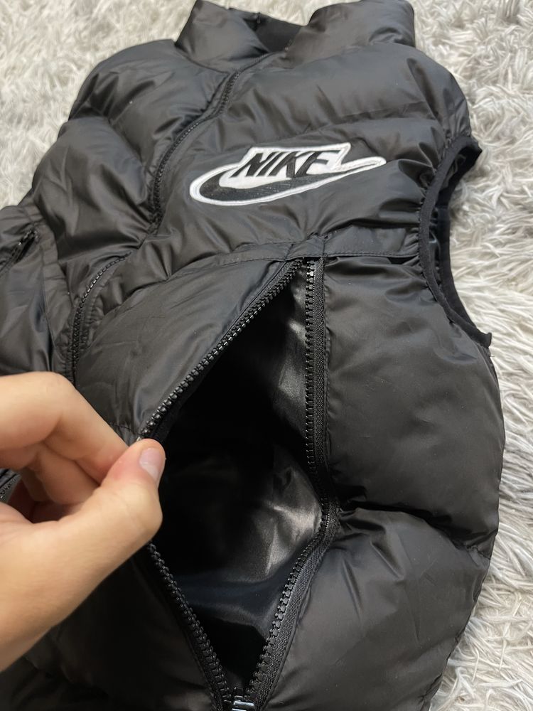 Жилетка Nike ALL Black,жилет найк,чорна жилетка,nike nsw,all black,ori