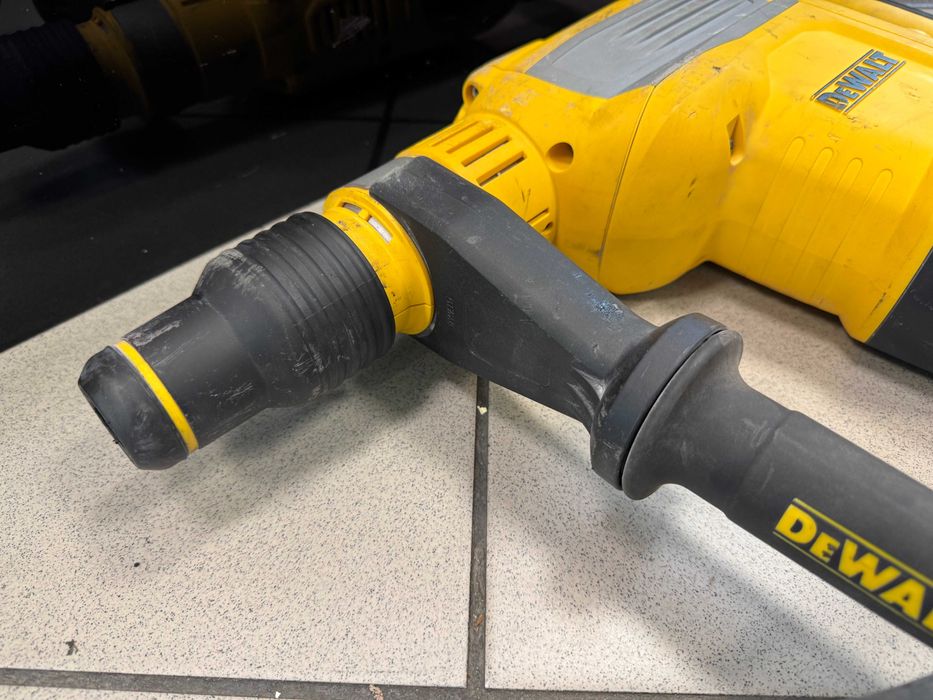 DeWalt Młotowiertarka Młot SDS-MAX 10,5J 1350W w walizce D25614K