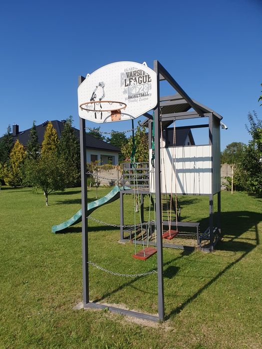 Domek-plac zabaw dla dzieci