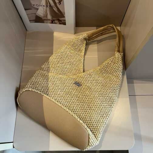 Torebka Miu Miu damska torba, skora 221