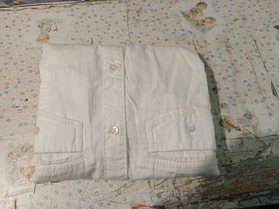 Vendo a camisa branca para mulher bom estado