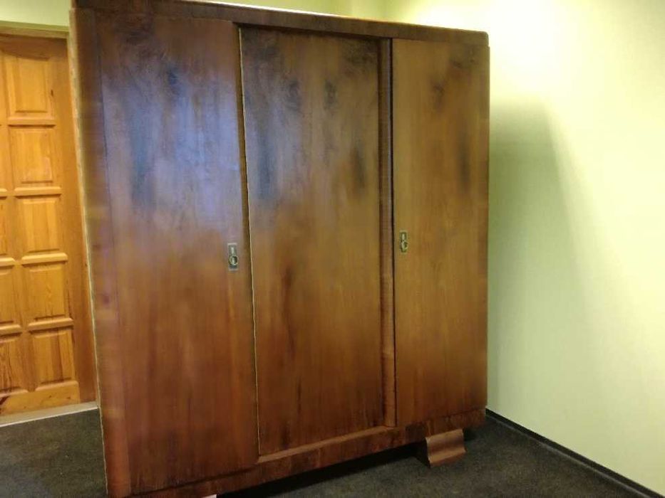 Stara szafa art deco przedwojenna po renowacji