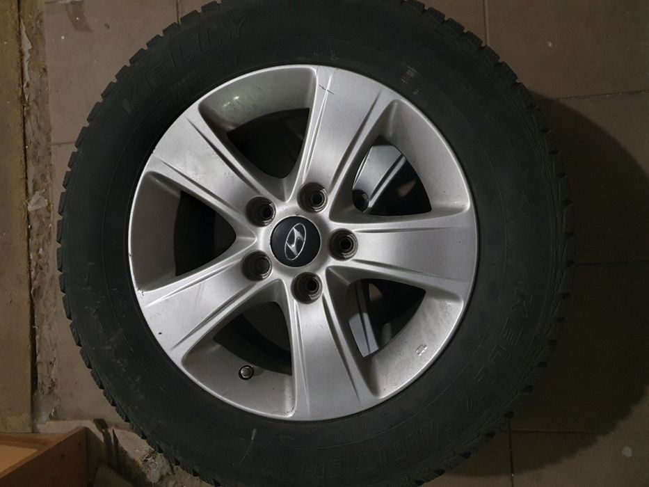 Диски з зимовивими шинами на Hunday