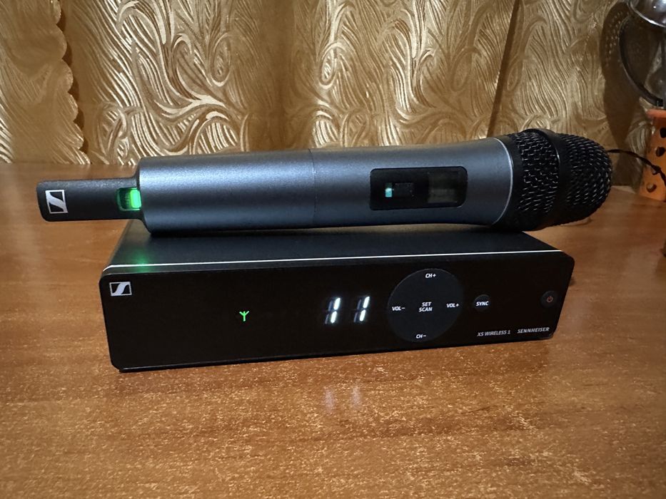 Sennheiser XSW 1-825 Бездротовий мікрофон
