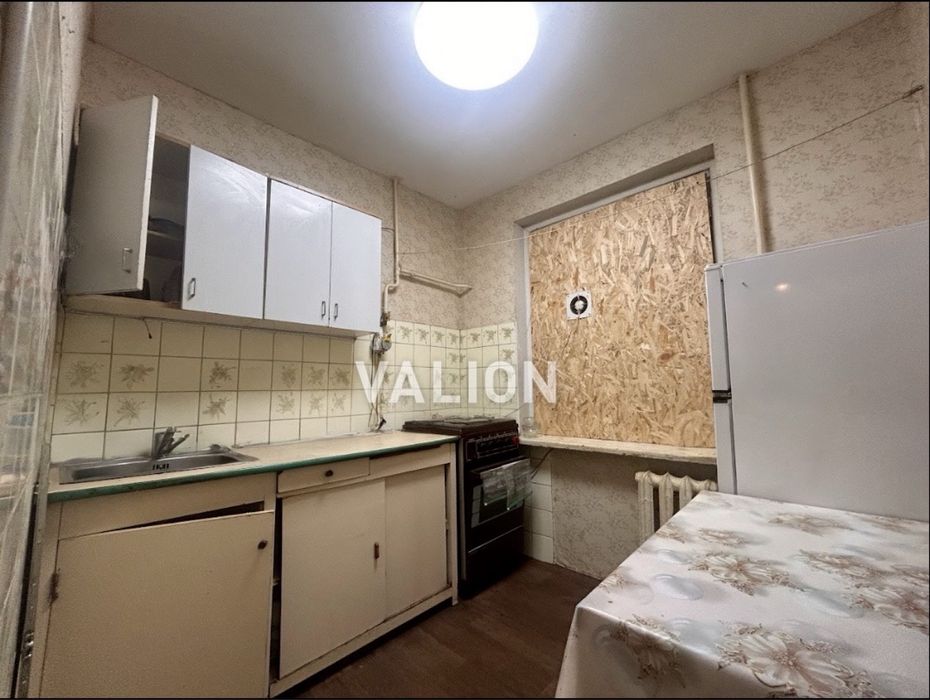 Продаж 2 кім квартири під ремонт, вул. Івана Дзюби, Борщагівка