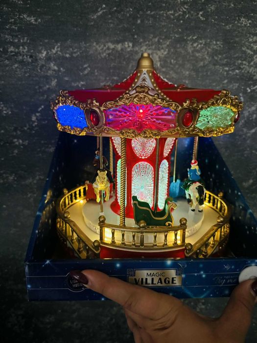 bardzo duża karuzela magic village zimowe miasteczko wioska zimowa