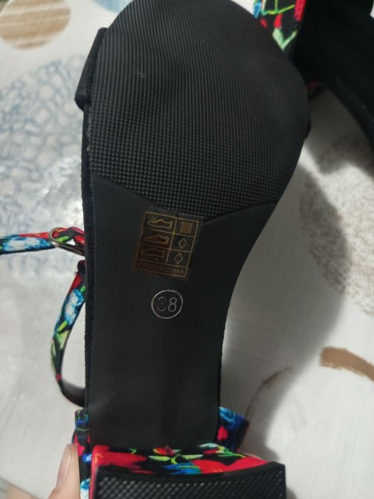 Босоніжки стильні жіночі