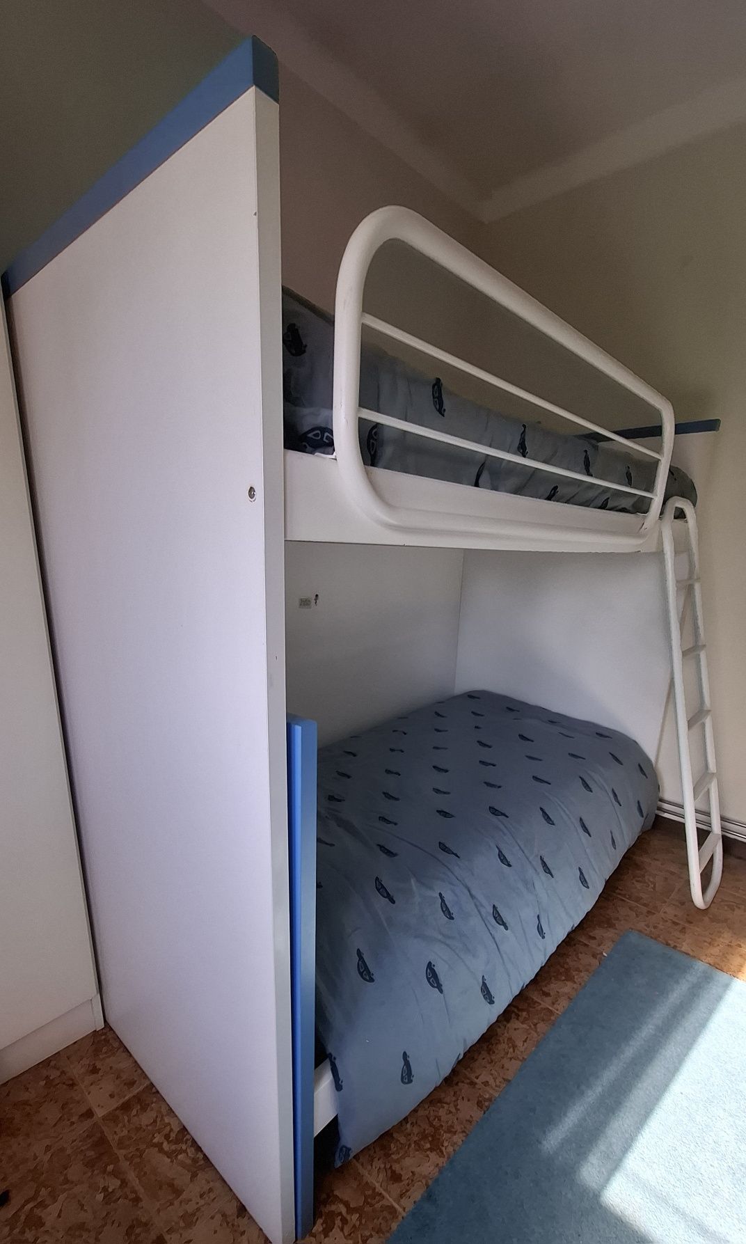 Cama beliche bom estado