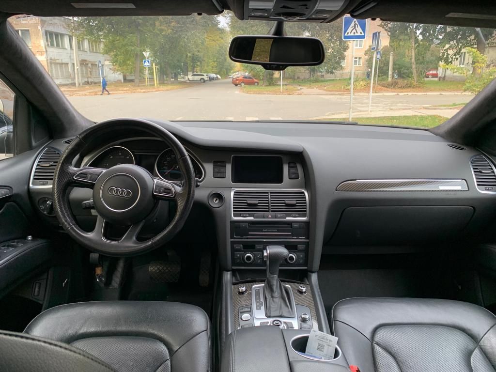 Продам Audi Q7 2015