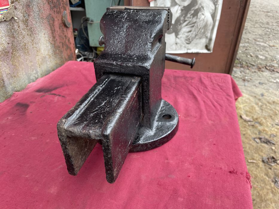 Тиски слесарные советские большие