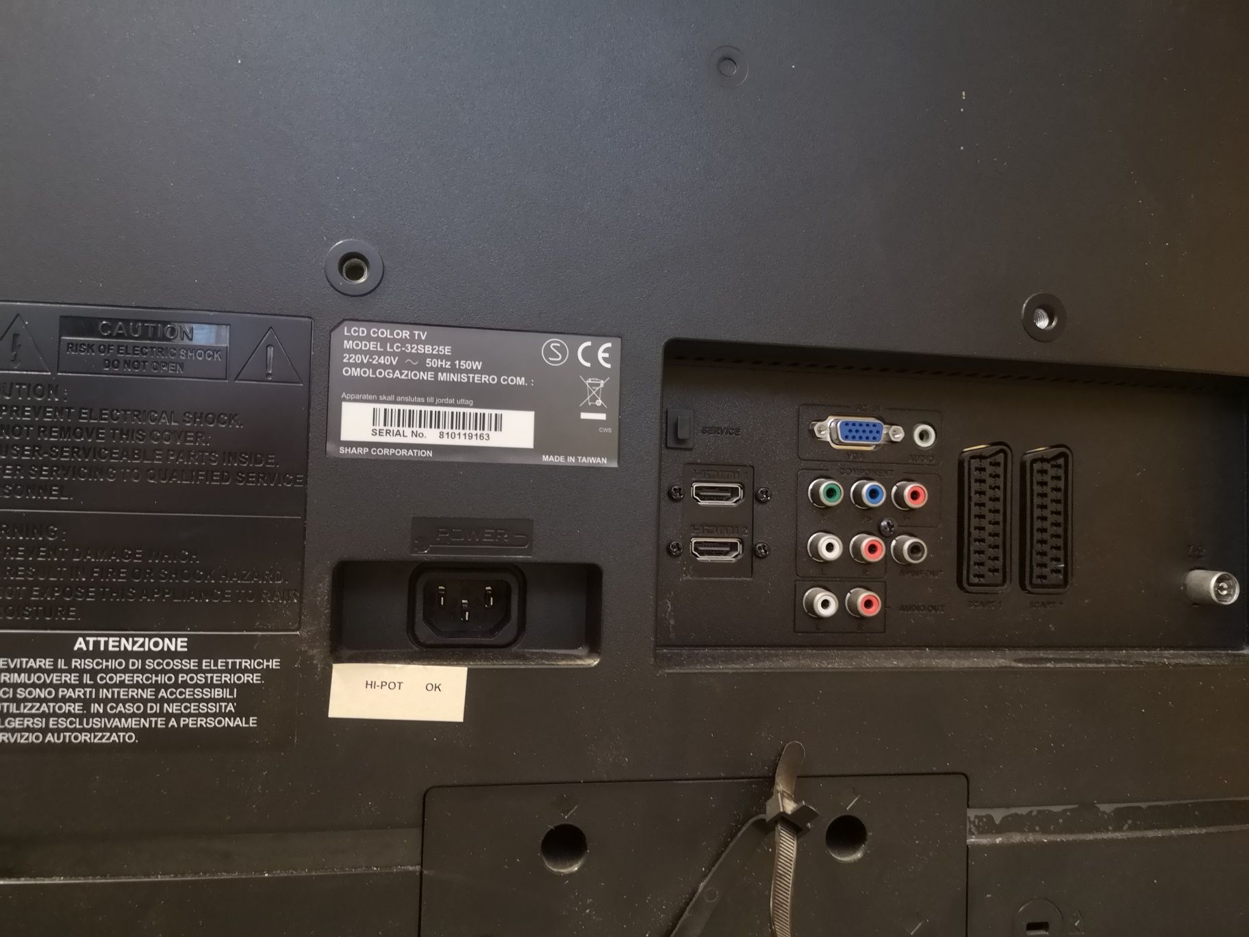 TV Sharp 32 cale