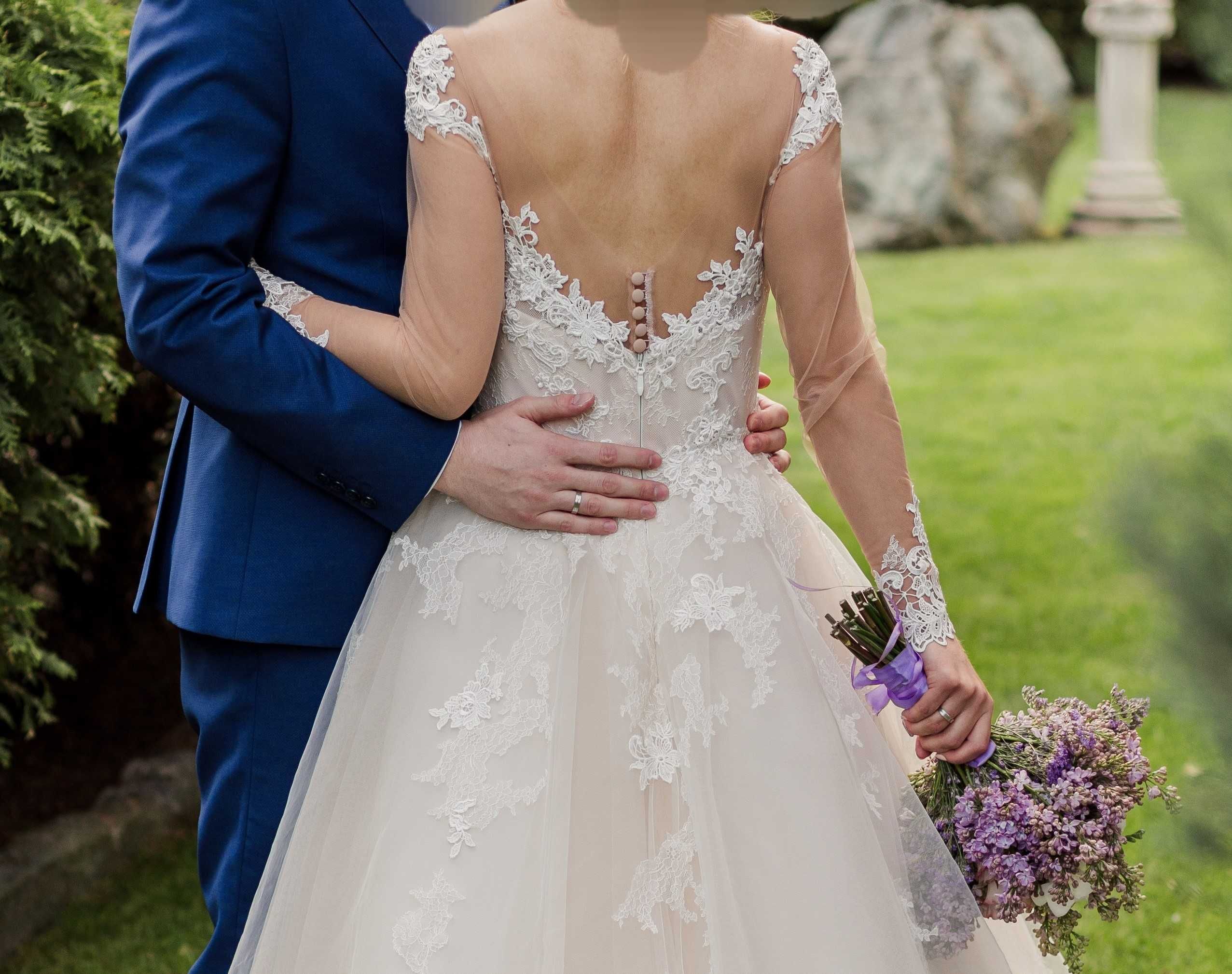 Koronkowa suknia ślubna z długim rękawem 36 S tiul