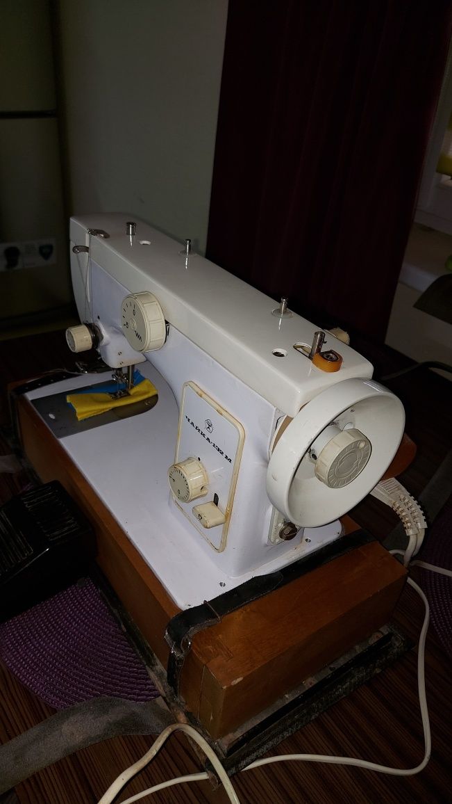 Швейная электро машинка