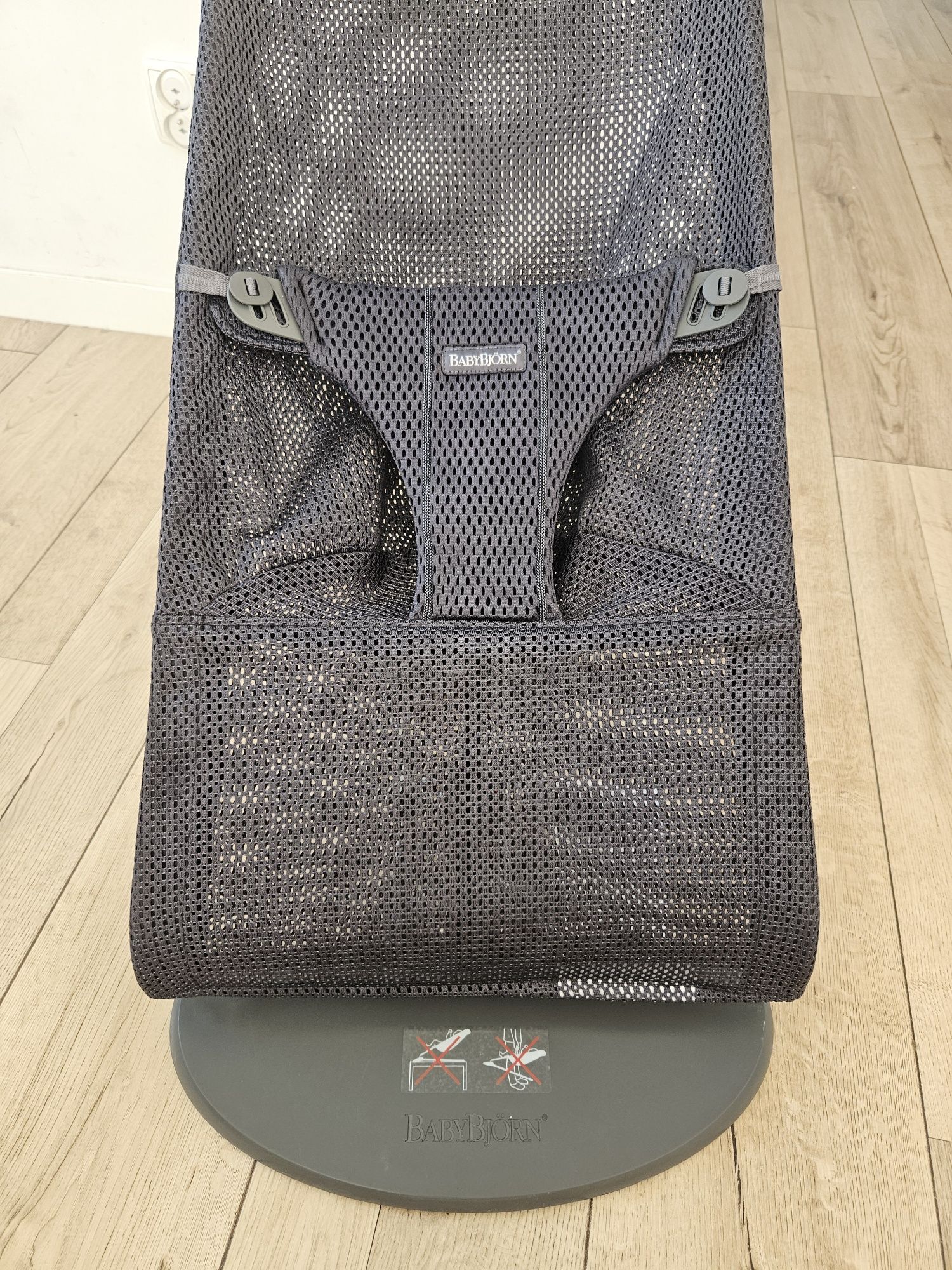 Bujaczek babybjorn mesh antracyt