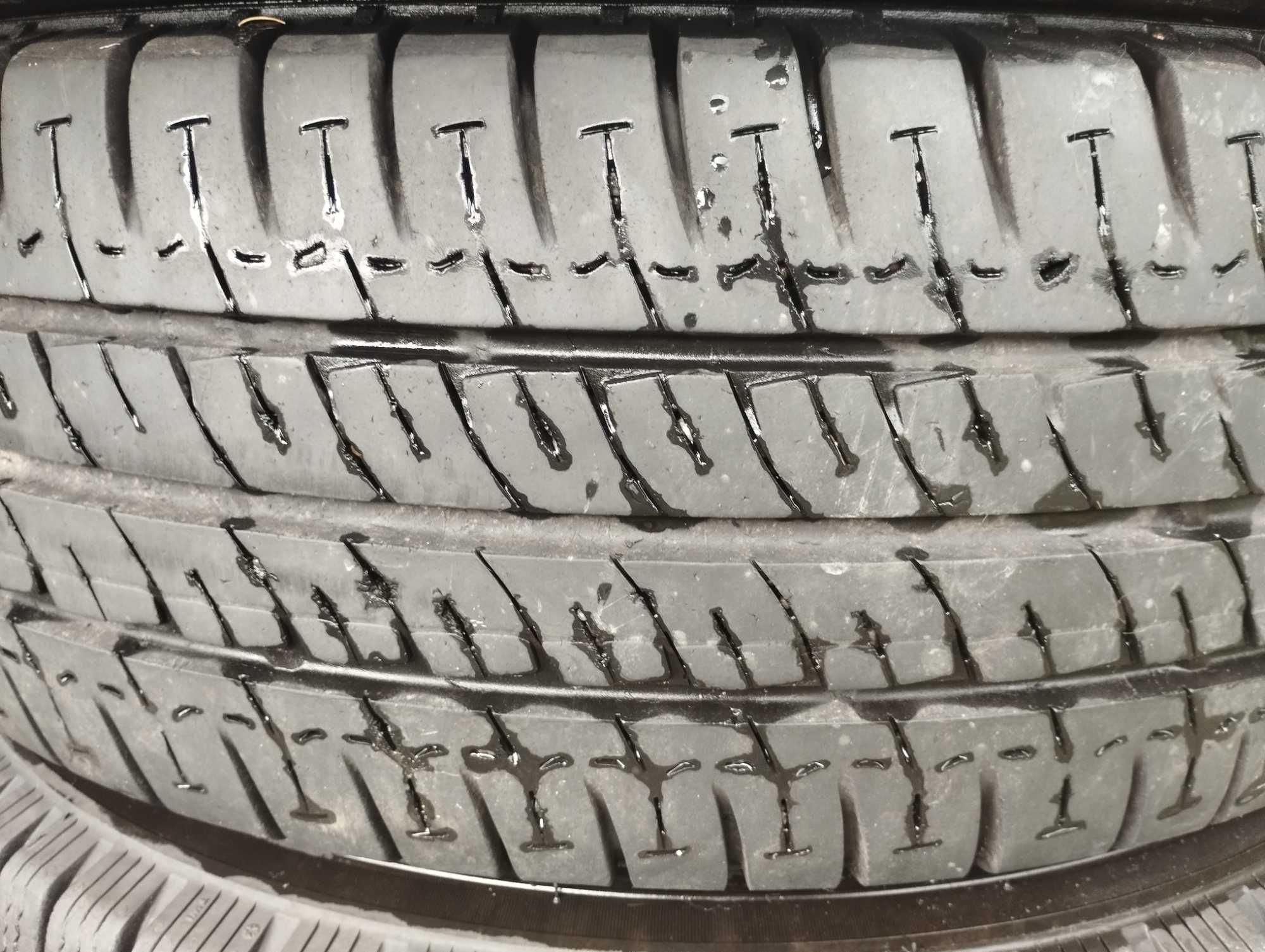 Продам резину Micheline 215/65/16С