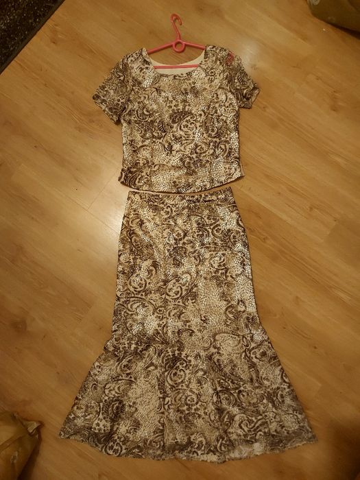 Bluzka ze spódnicą-komplet