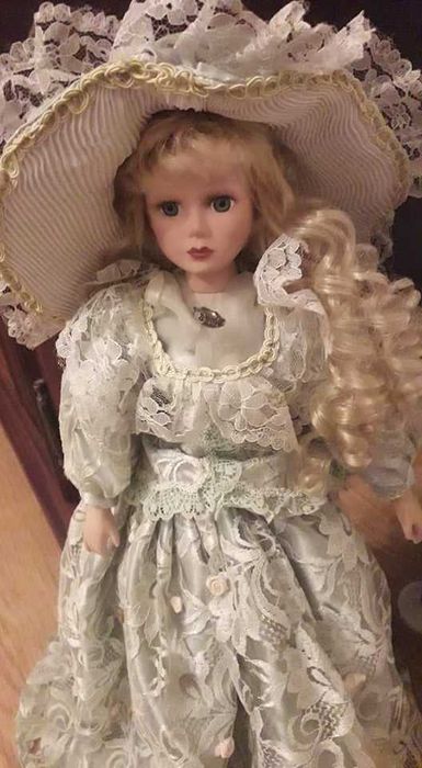Boneca de porcelana