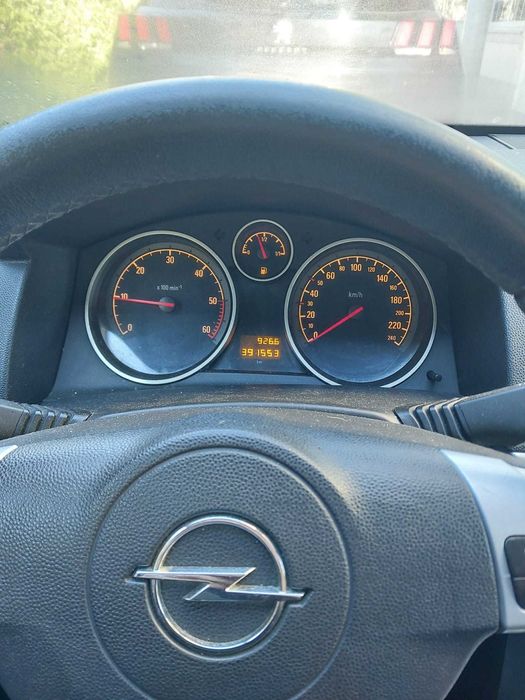 Opel Astra 1.3 CDTI – Económico, Fiável e Pronto a Andar!