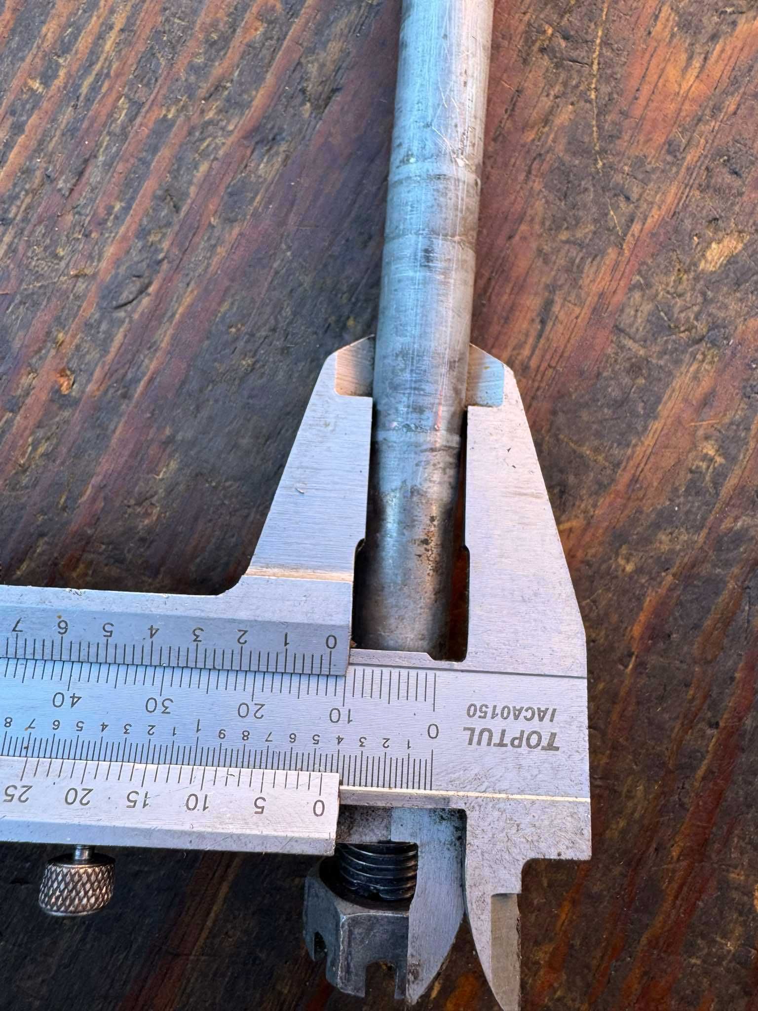 oś os oska kola przod przedniego zawieszenia suzuki rm 85 r 02-23