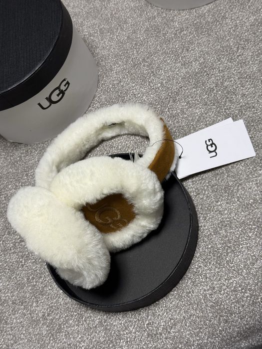Навушники хутряні ugg, замшеві, з овчиною.