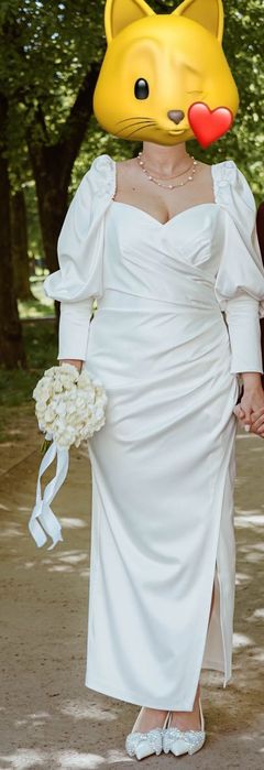 Весільна розкішна сукня