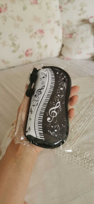 Etui z motywem muzycznym