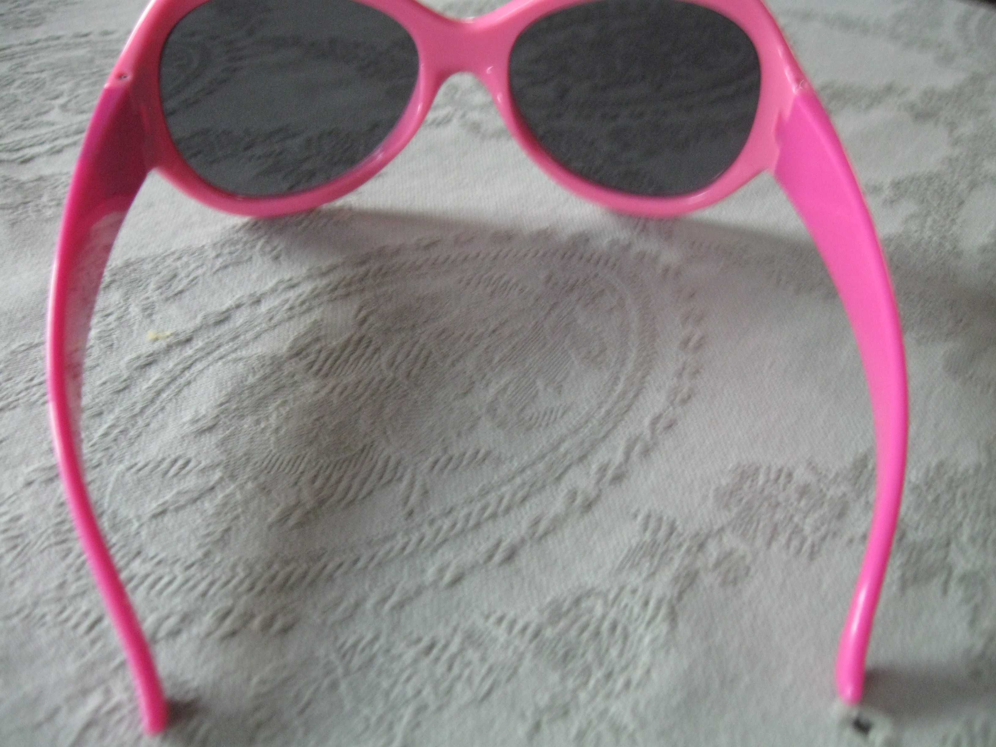 Okulary przeciwsłoneczne dla dziewczynki.