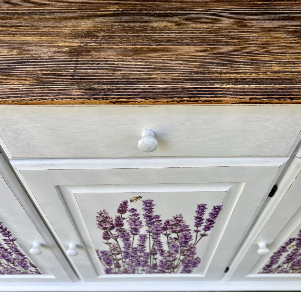 Kredens prowansalski, kredens rustykalny, kredens shabby chic