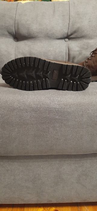 Зимові ботінки,нові,стан ідеальний