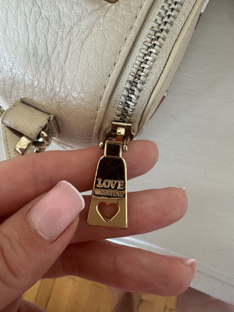 Love moschino torebka listonoszka