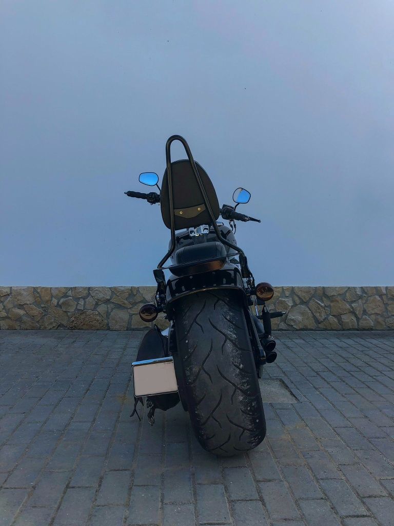 Harley-Davidson Breakout 
45000 km
Vai com escape e material todo