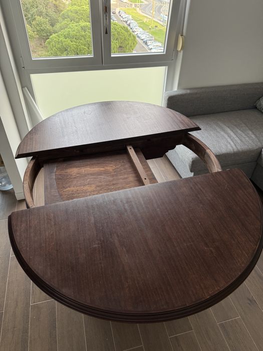 Mesa de Jantar Redonda Extensível em Madeira / Round Wooden Table