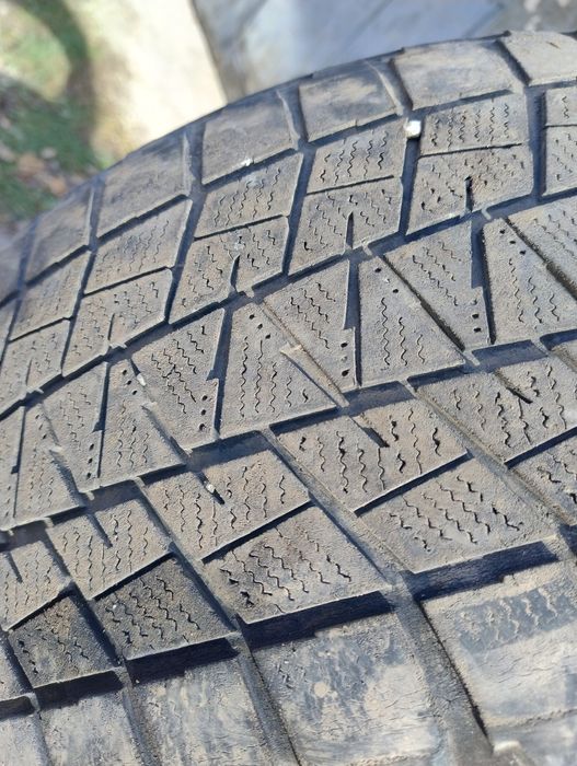 Шини Bridgestone Blizzak 265/50/R19