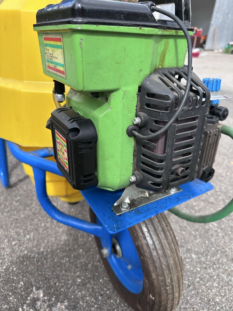 Maquina pulverizadora Sulfatar Motorizada