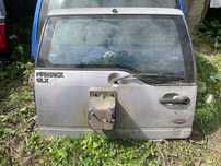 ford maverick mk1 I terrano II klapa bagażnika kompletna