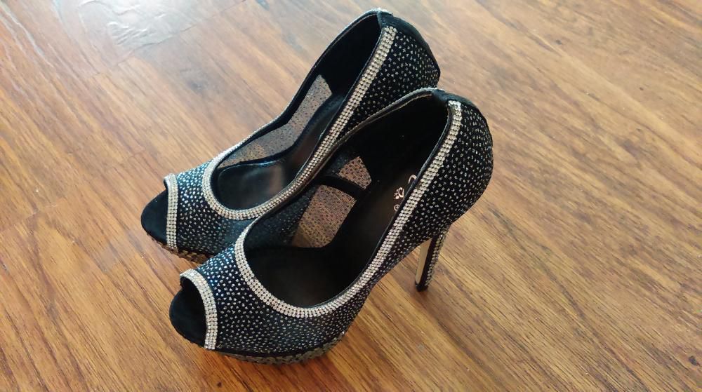 Nowe buty rozmiar 37 szpilki z cyrkoniami