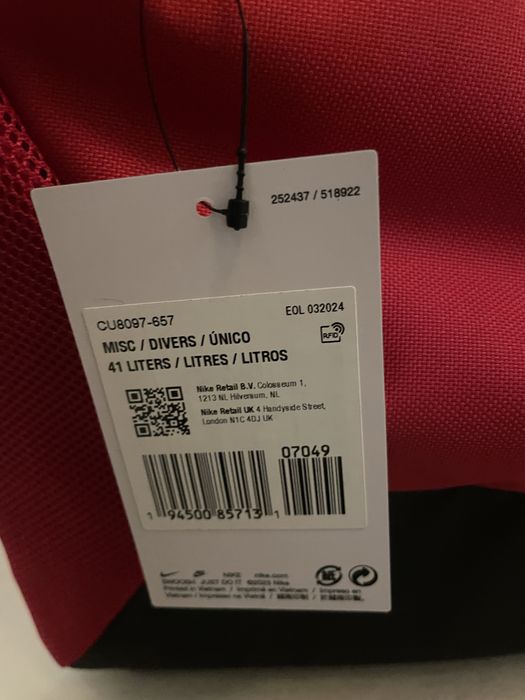 Czerwona torba sportowa Nike 41l