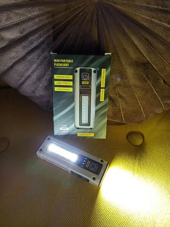 Latarka LED pendrive 2w1 wielofunkcyjna akumulatorowa na prezent