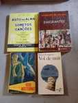 Vários livros ..