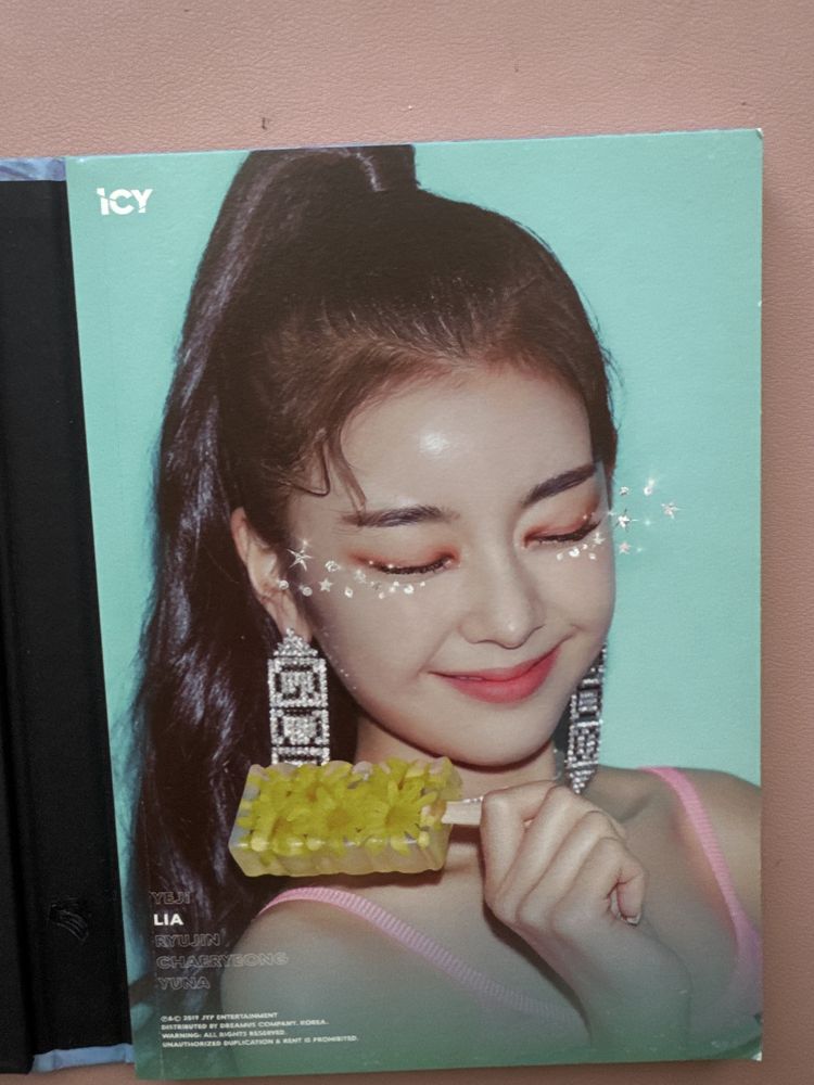 ITZY Icy  альбом Лія