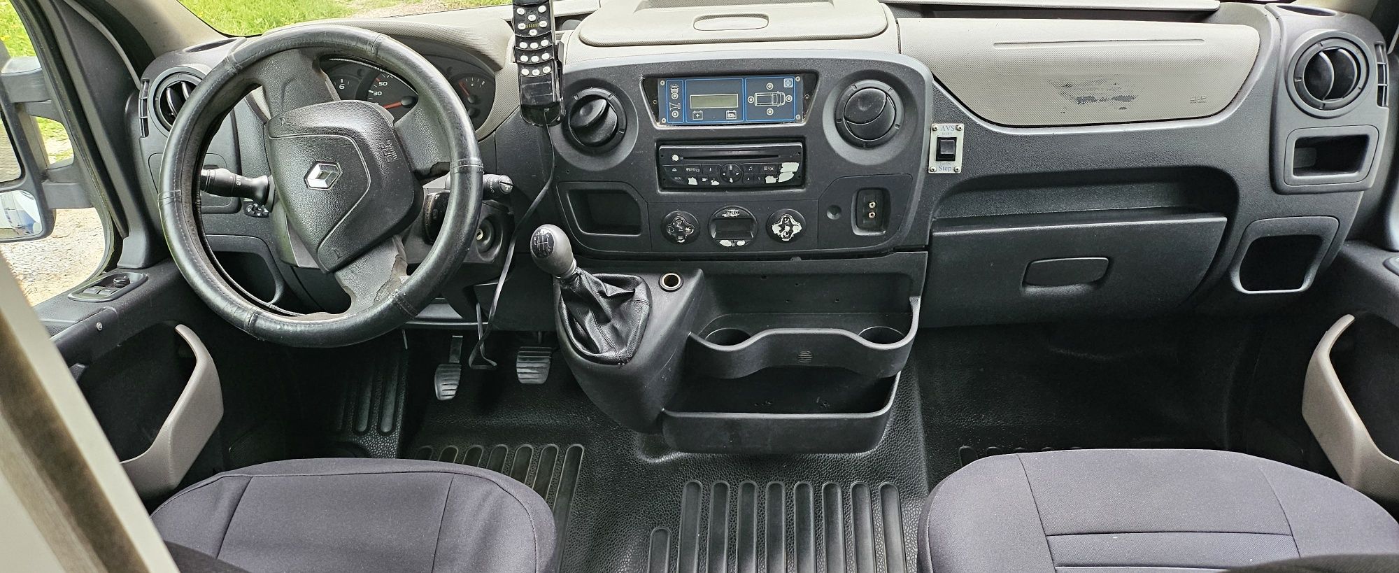 Ambulans karetka  Renault Master 2.3 dci przejscie Auto Form nosze