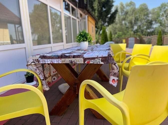 Подобово будинок з теплим басейном