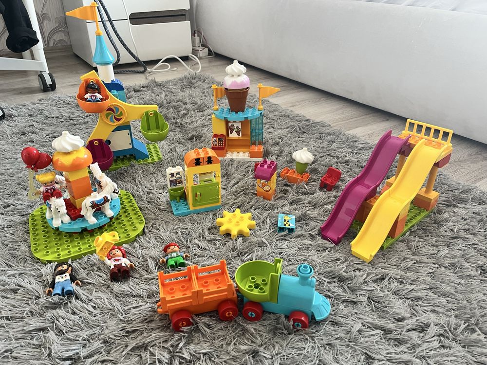 duże wesołe miasteczko Lego Duplo 10840