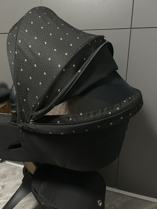 Stokke Gold Signature золота рама чорний візок