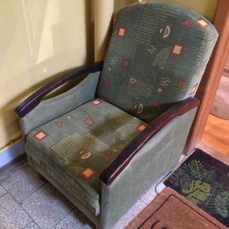 Fotel zielony wzorzysty do renowacji