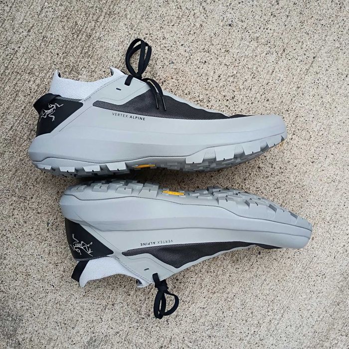 Botas de caminhada Arc'teryx Vertex Alpine, tamanho 10,5, novas.
