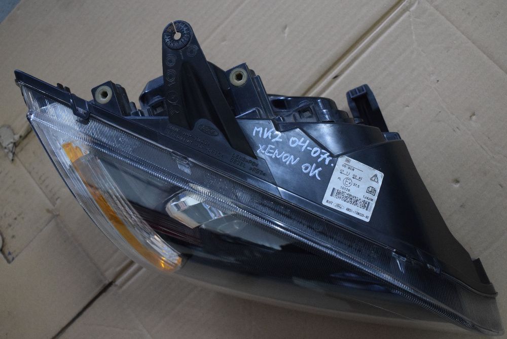 Lampa prawa czarna xenon EU Ford Focus mk2 bi-xenon KOMPLETNA