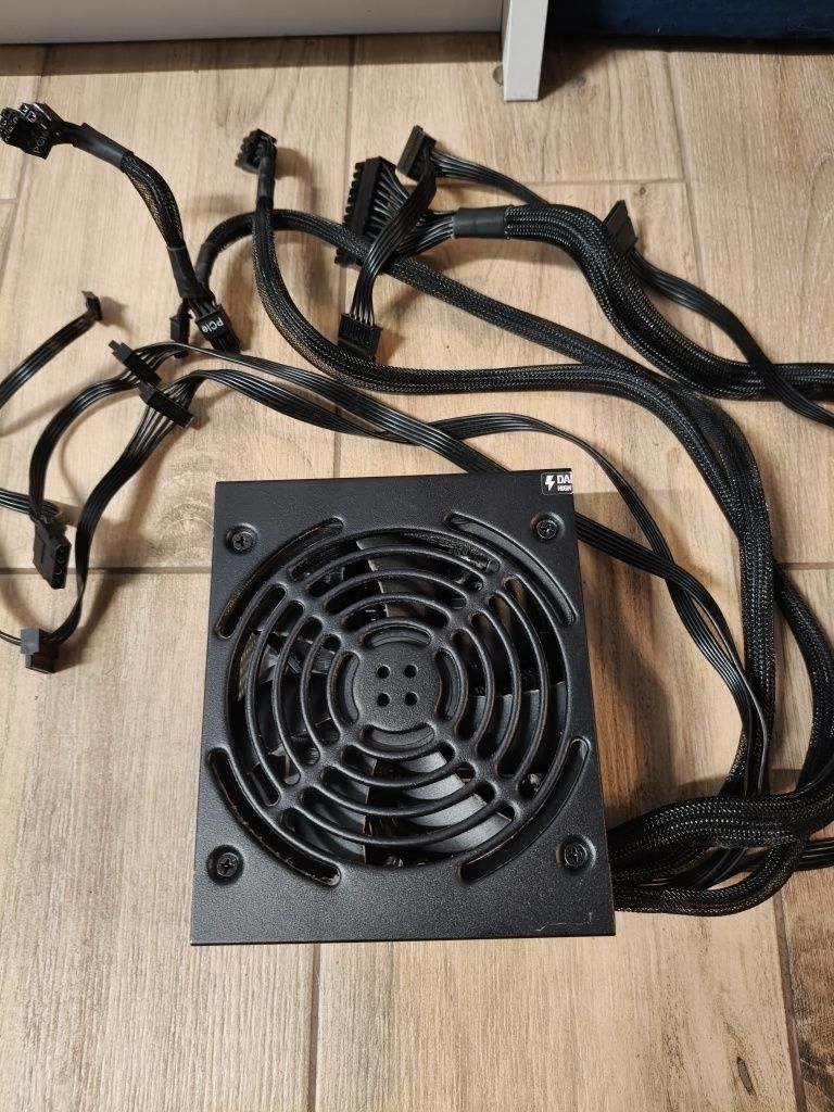 Zasilacz  Corsair CV Series CV550 Watt Bronze, czarny