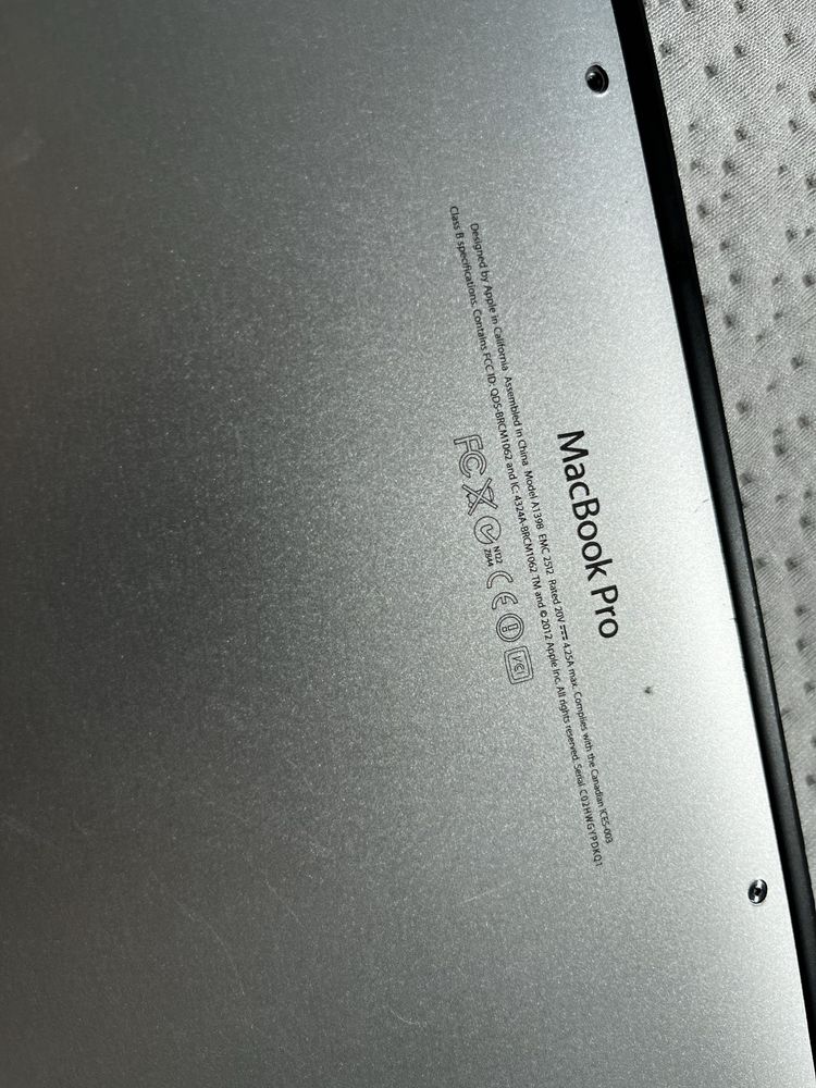 MacBook Pro 15,4” Retina 2012 / 4 ядра i7 2,3GHz / 8 ГБ ОЗУ / NVIDIA